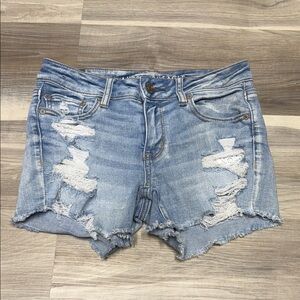American Eagle Outfitters midi Light Blue Distressed Jean Shorts size 4